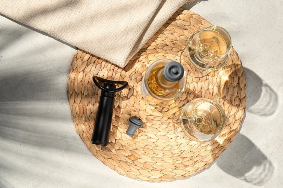 Vacu Vin Şarap Vakum Seti Concerto / Siyah (1 pompa + 3 tıpa + 1 dökücü)